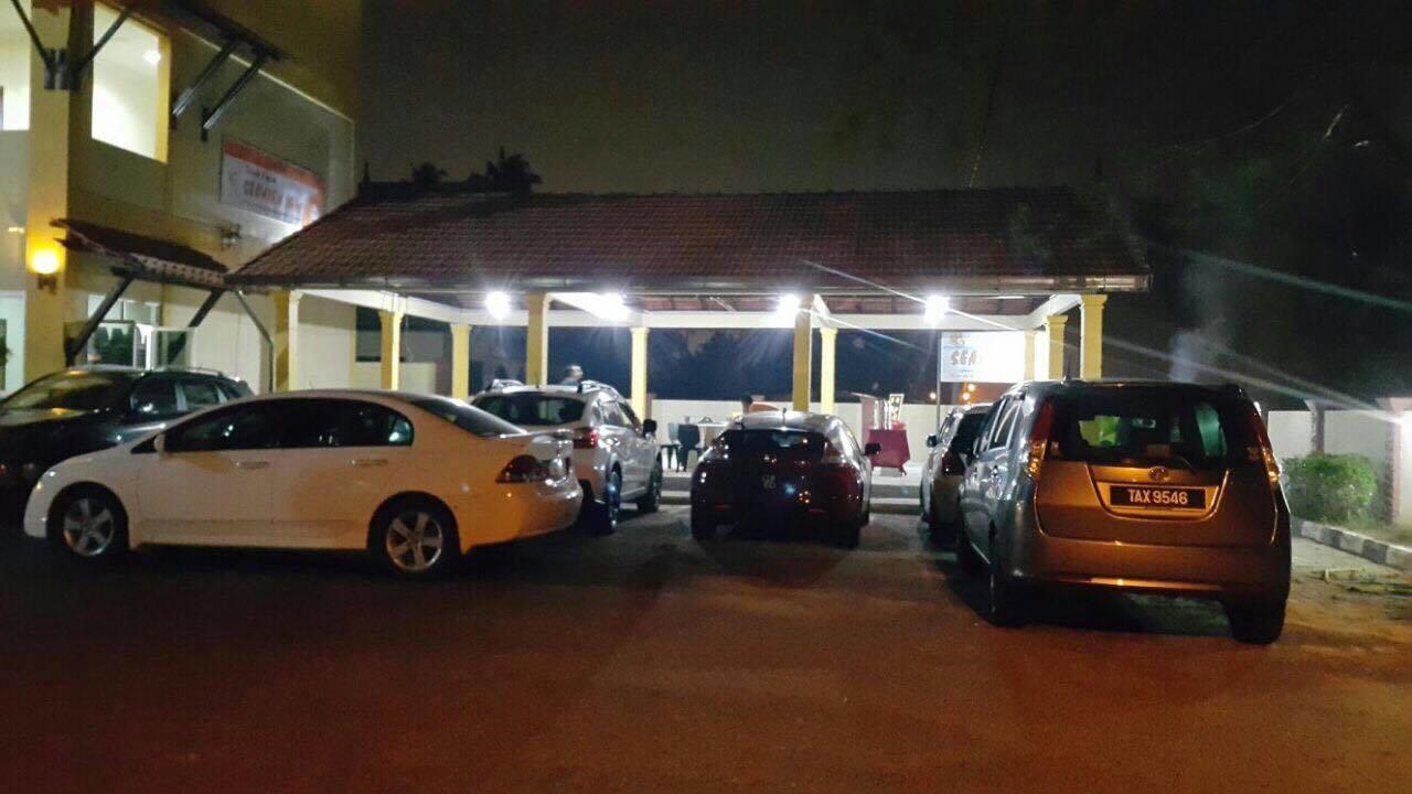 Teluk Lipat Seaview Inn Dungun Exterior photo