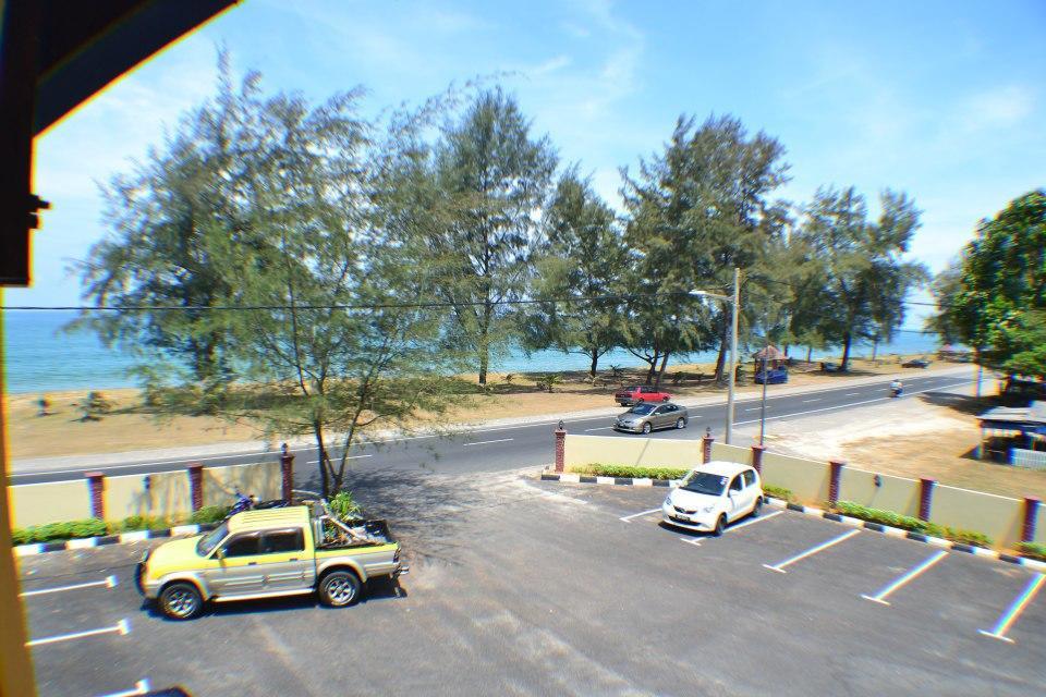 Teluk Lipat Seaview Inn Dungun Exterior photo