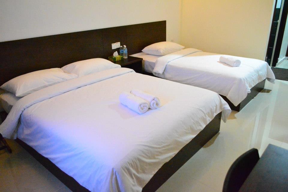 Teluk Lipat Seaview Inn Dungun Exterior photo
