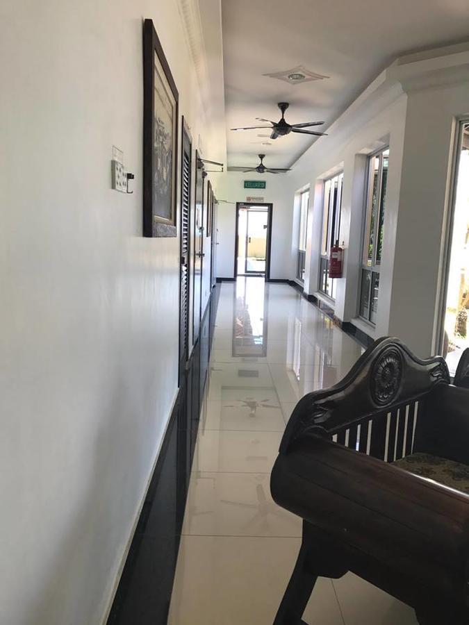 Teluk Lipat Seaview Inn Dungun Exterior photo