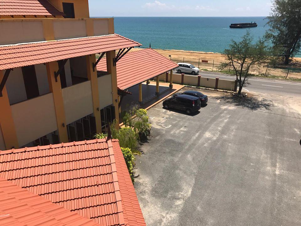 Teluk Lipat Seaview Inn Dungun Exterior photo