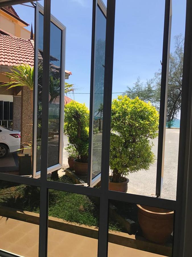 Teluk Lipat Seaview Inn Dungun Exterior photo